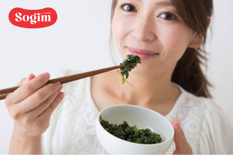 Sau sinh có ăn được rong biển không